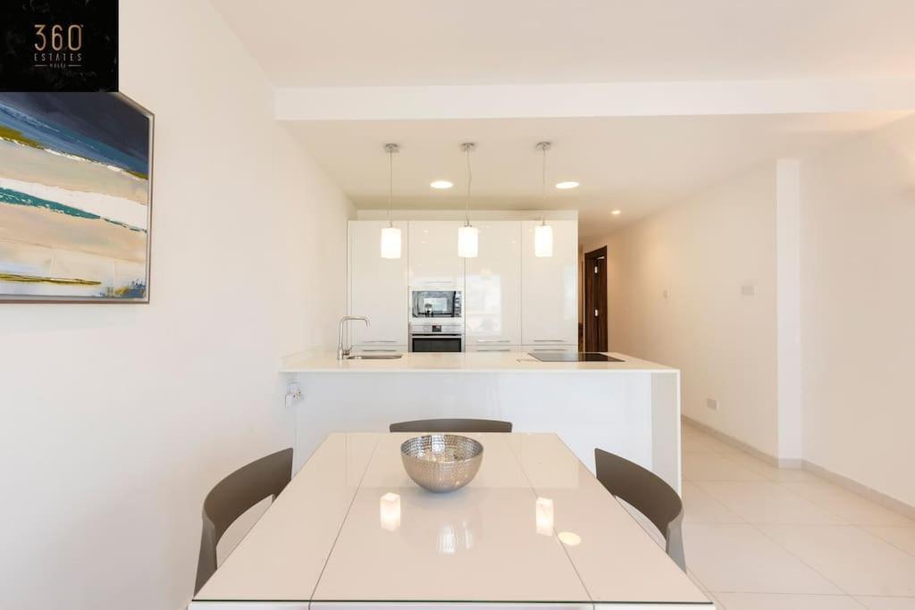 Modern 2Br Apt In The Quaint Village Of Marsaskala & Ac By 360 Estates Eksteriør billede